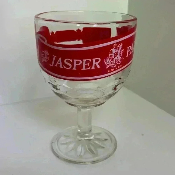 Vintage souvenir goblet from Jasper Park, Alberta with mint graphics - Picture 1 of 4